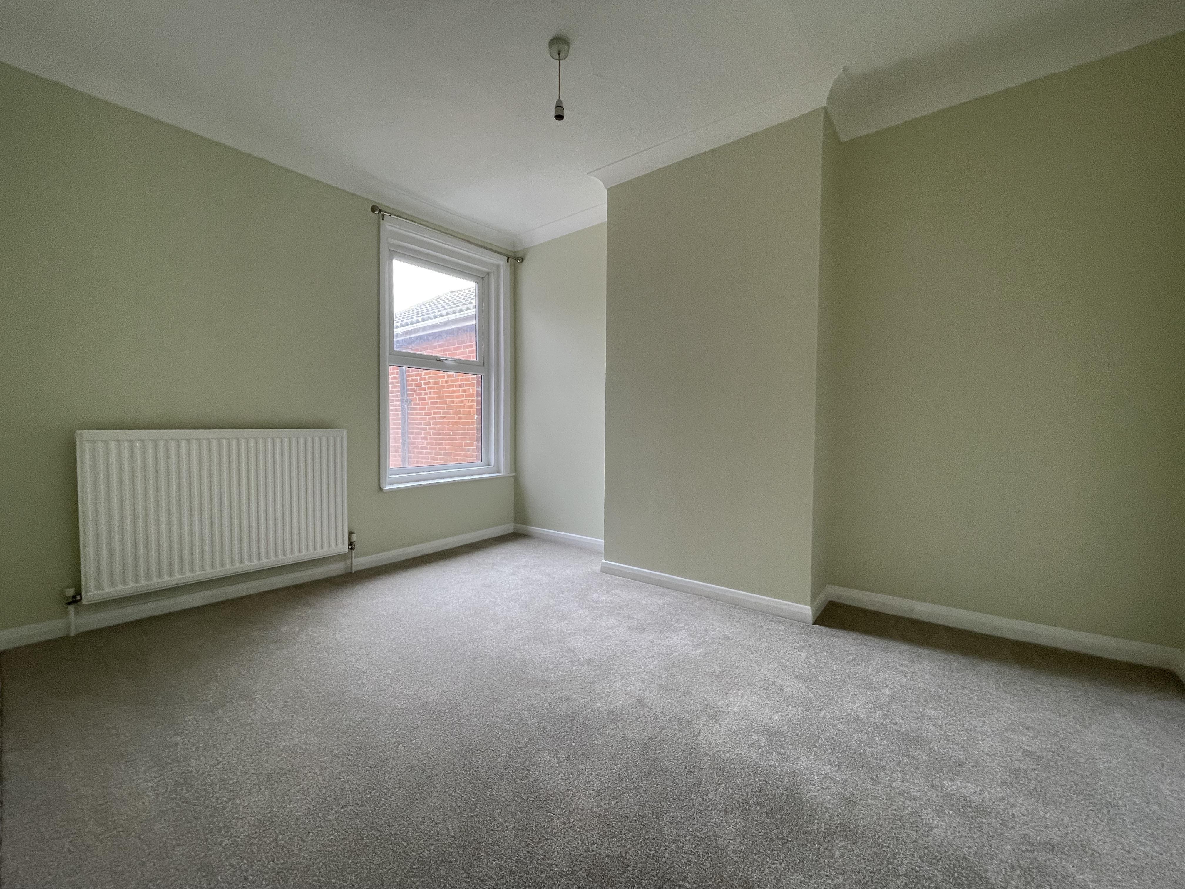 Flat Macnaghten Road in Southampton