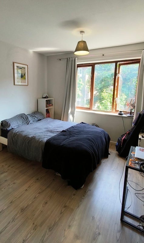 Room Cypress Close in Greater London