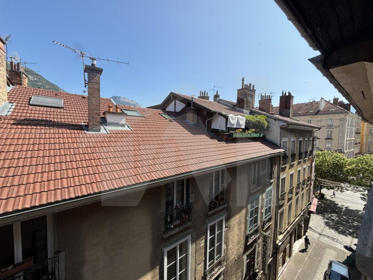 Flat Rue Jean-Jacques Rousseau in Grenoble