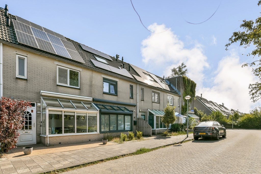 Tussenwoning te huur: Vergeet-mij-Nietjestraat 11, Almere