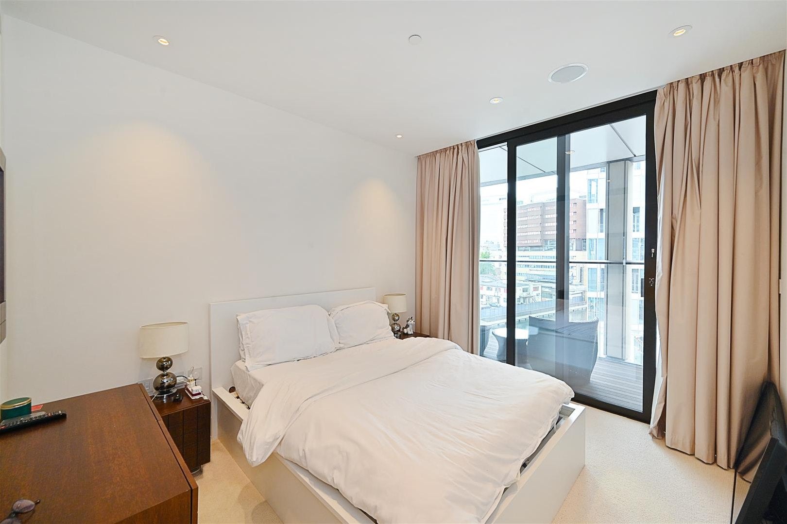 Flat Merchant Square in City of Westminster