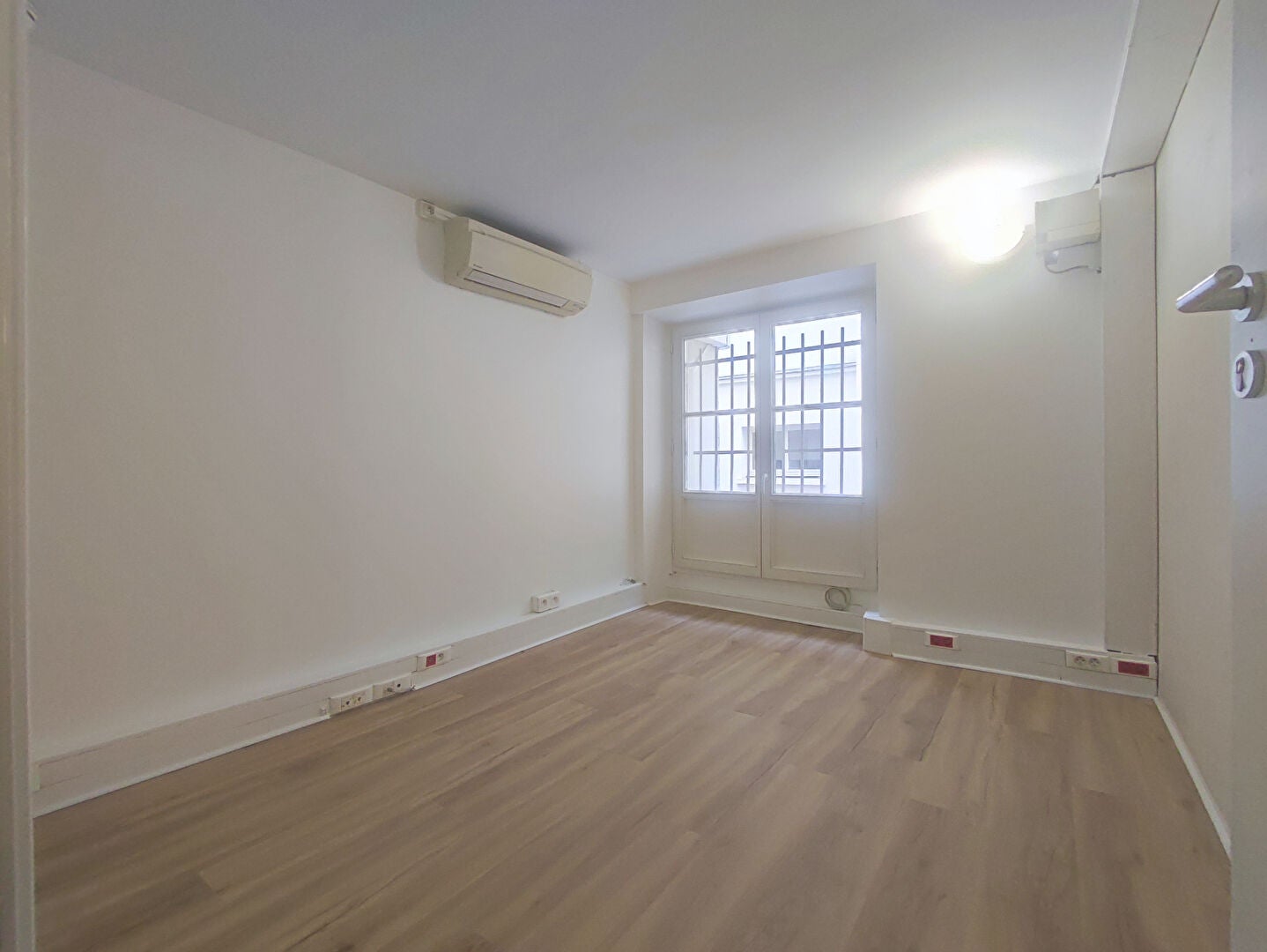 Flat Rue de Choiseul in Paris