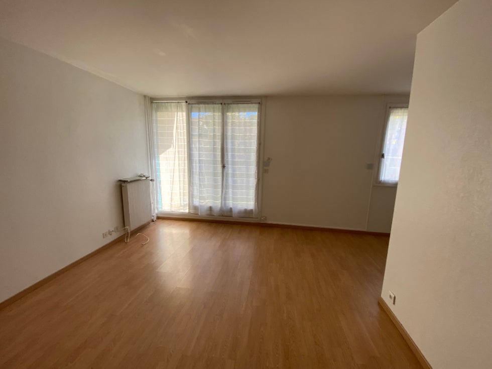 Flat Rue Georges Chapelier in Le Chesnay-Rocquencourt