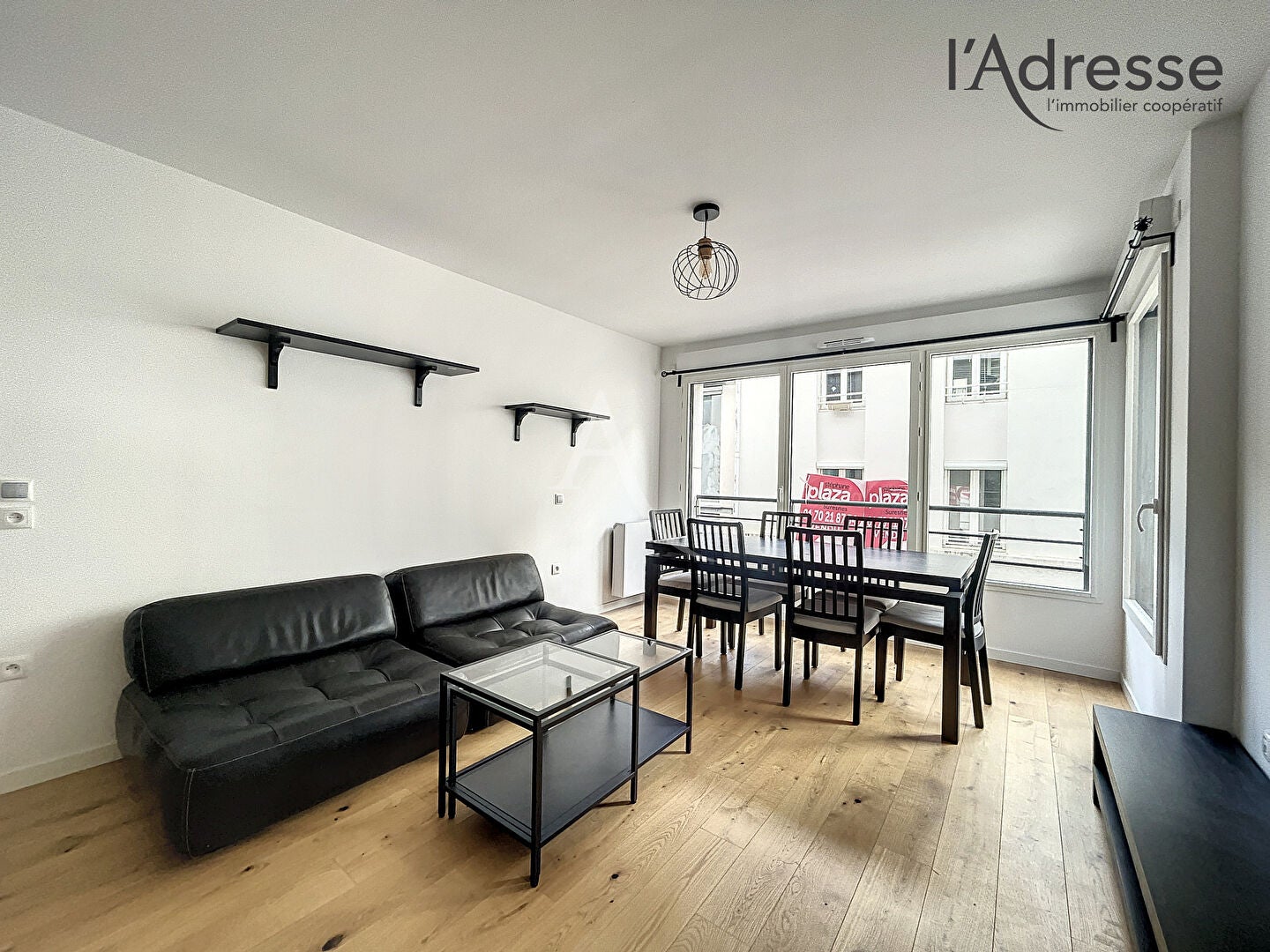 Flat Avenue Sisley in Suresnes
