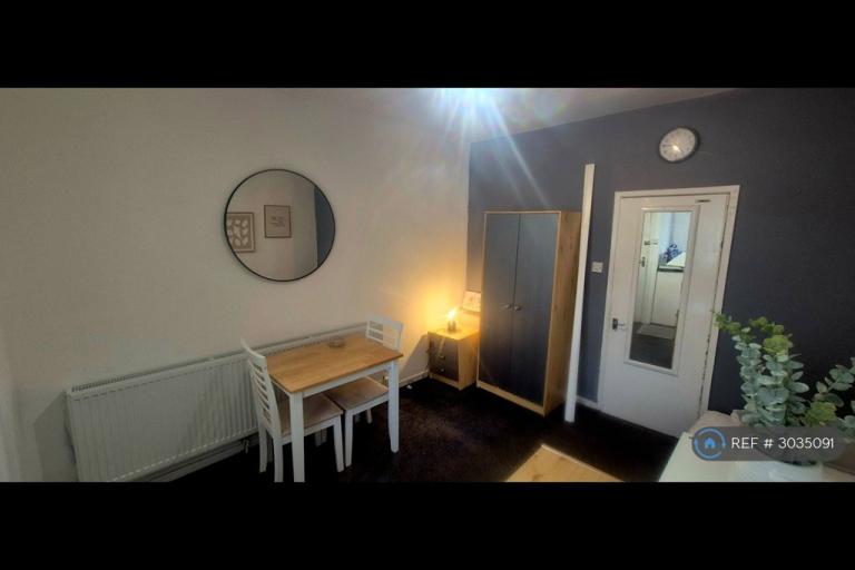 Flat Moorside Road in Salford