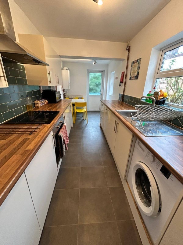 Room Worsley Street in Bristol