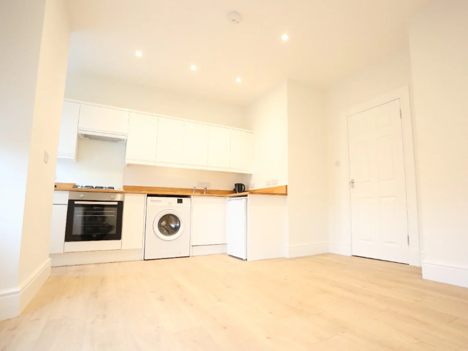 Flat Lanark Road in Edinburgh