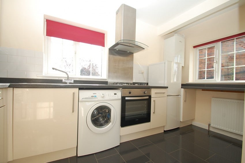 Flat Gold Hill East in Chalfont St Peter