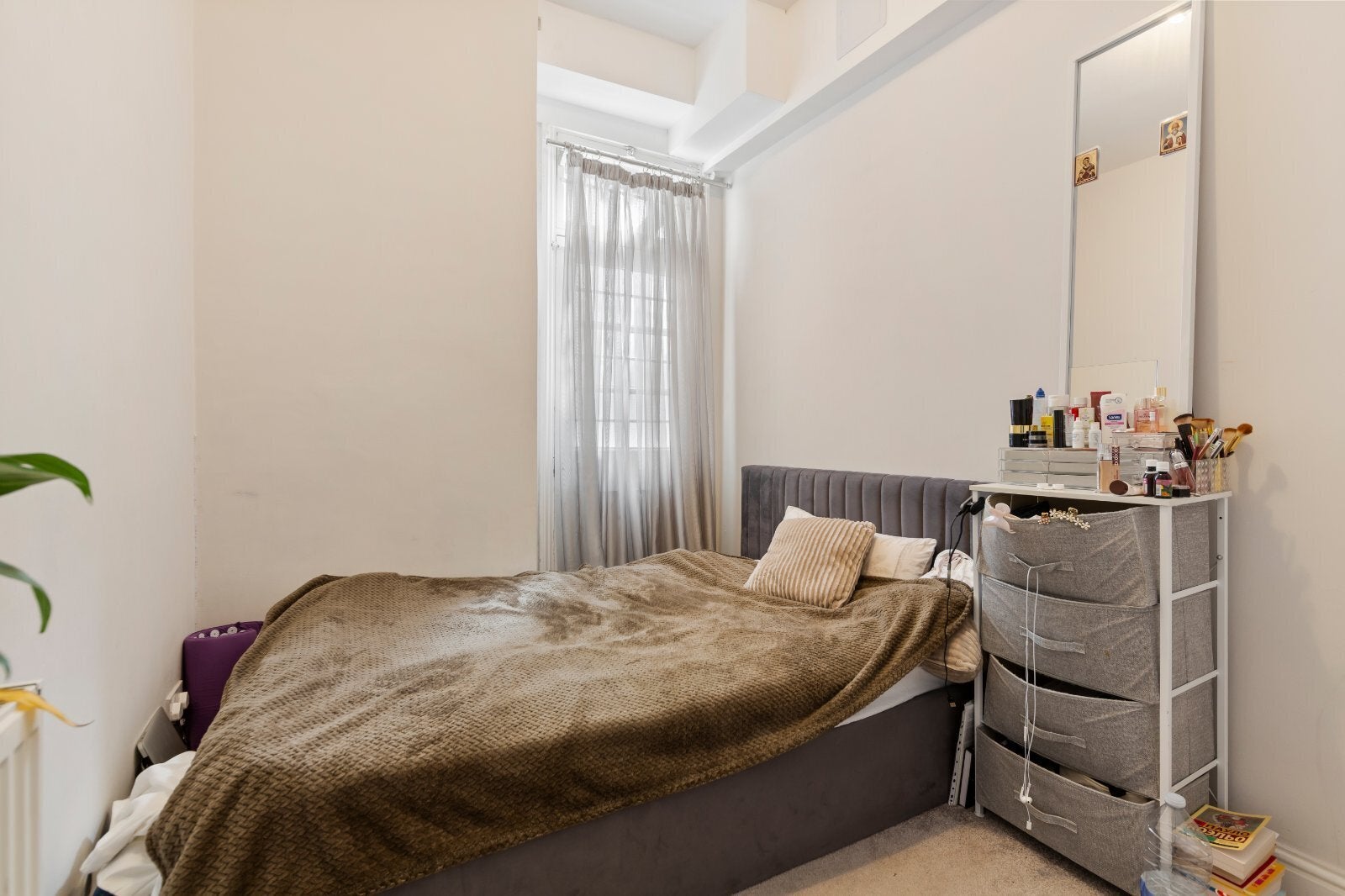 Flat Prince of Wales Drive in Greater London