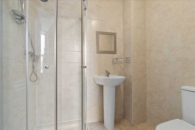 Room Houndiscombe Road in Plymouth
