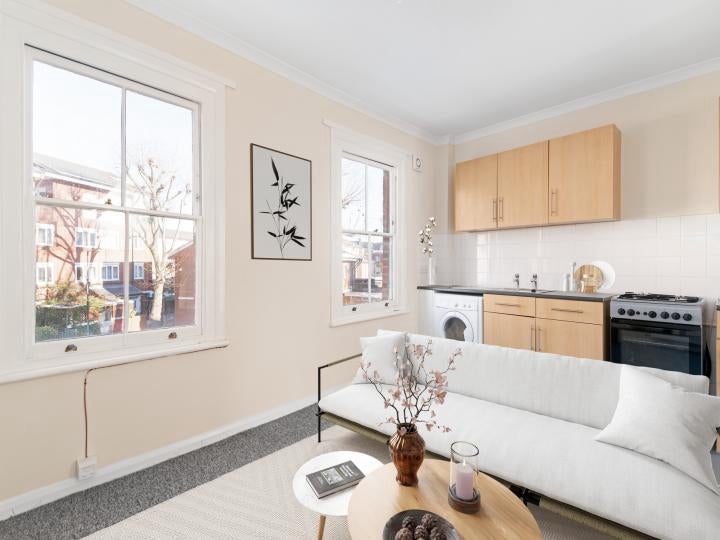 Flat Kingsland Road in Greater London