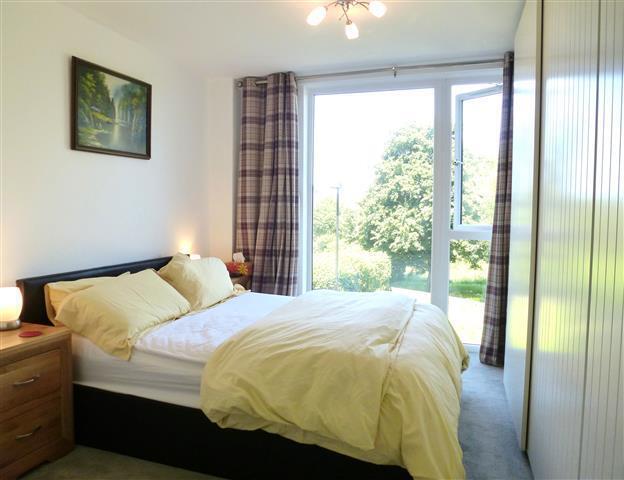 Flat Youngman Place in Taunton