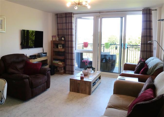 Flat Youngman Place in Taunton