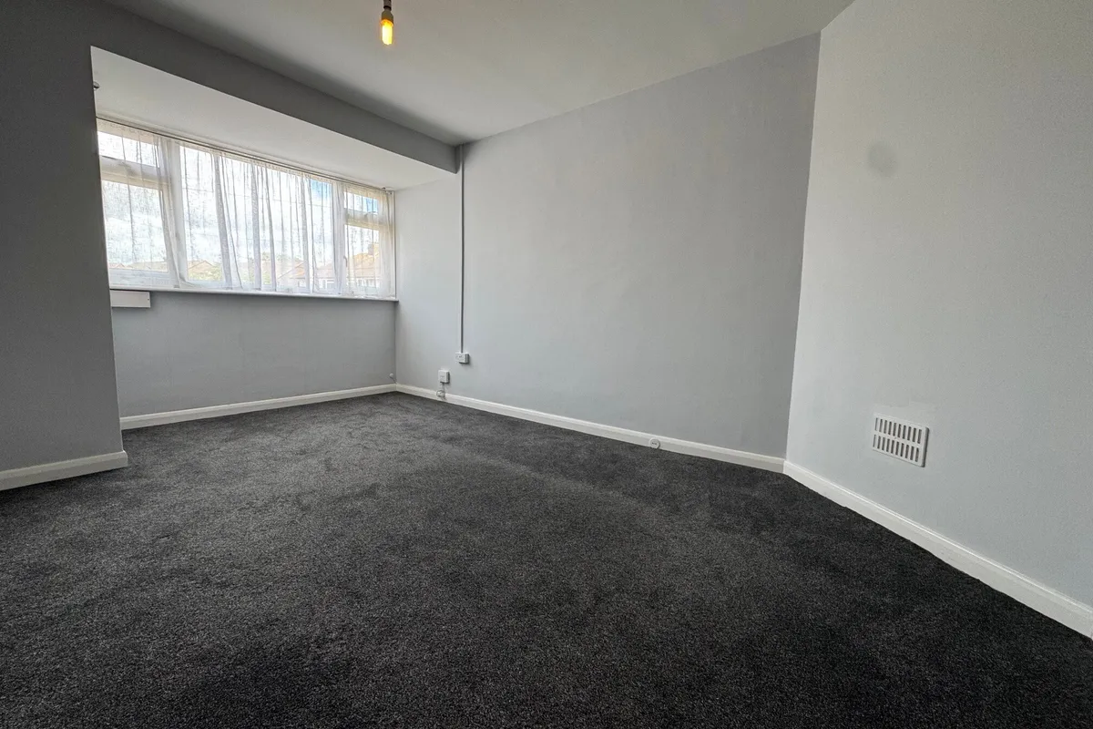 Flat Gilda Crescent in Wealden