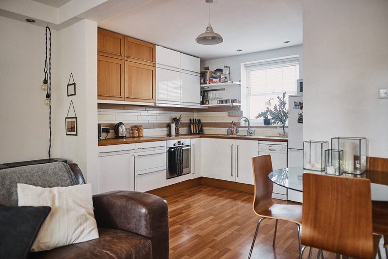 Flat Clapham Park Road in Greater London