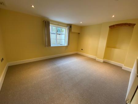 Flat Warwick Street in Rugby