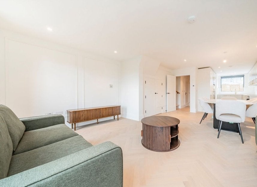 House Bryanston Close in Greater London