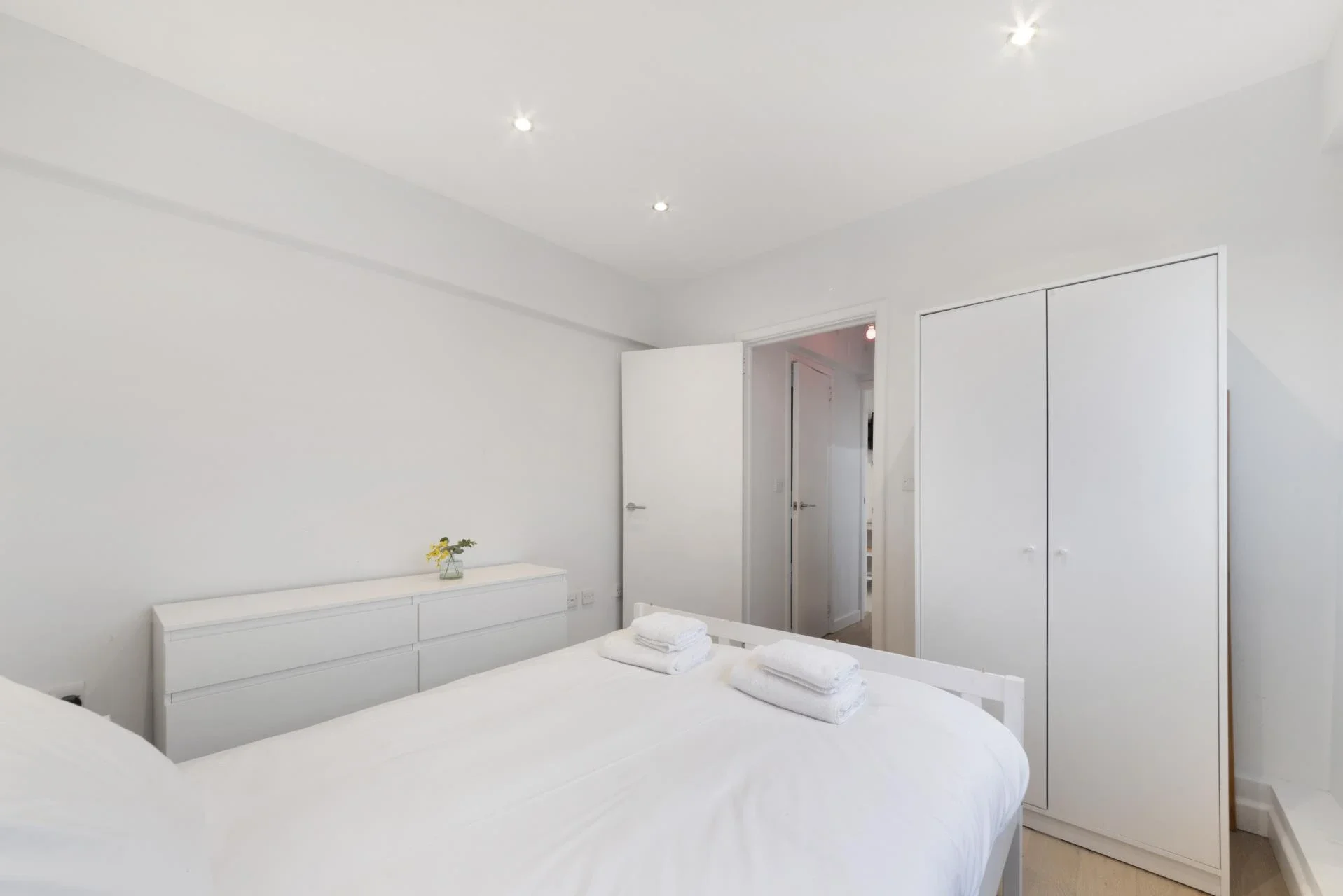Flat Whitechapel Road in Greater London