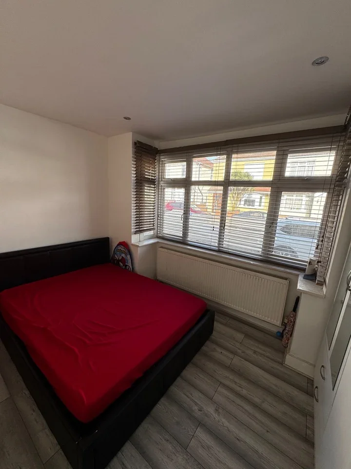 Room Tiverton Road in Greater London