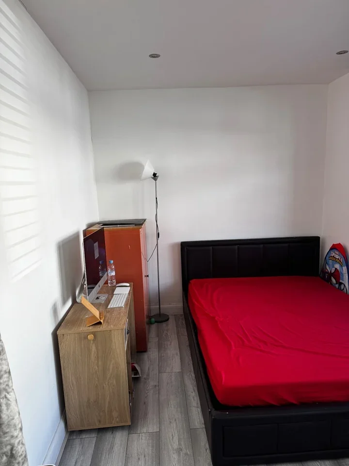 Room Tiverton Road in Greater London