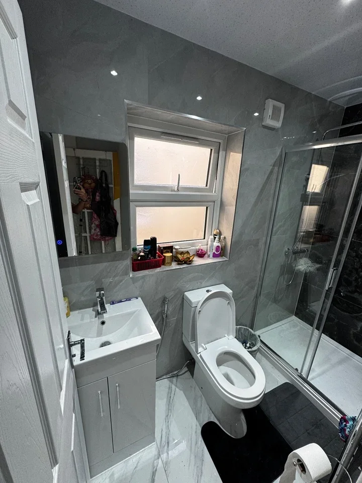 Room Tiverton Road in Greater London
