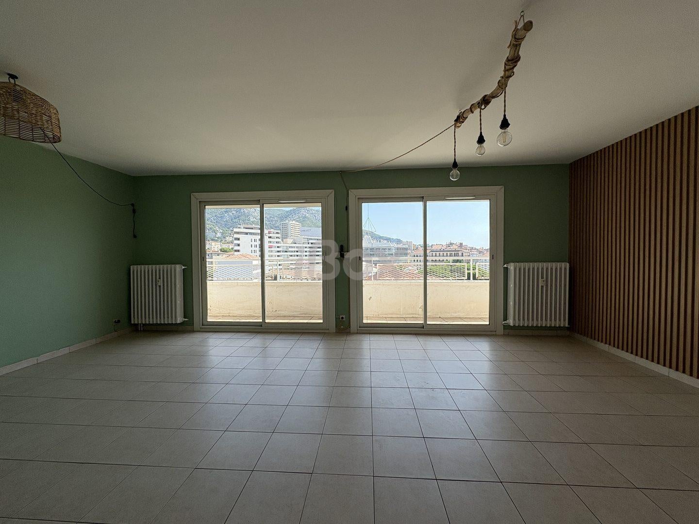 Flat Avenue Lazare Carnot in Toulon
