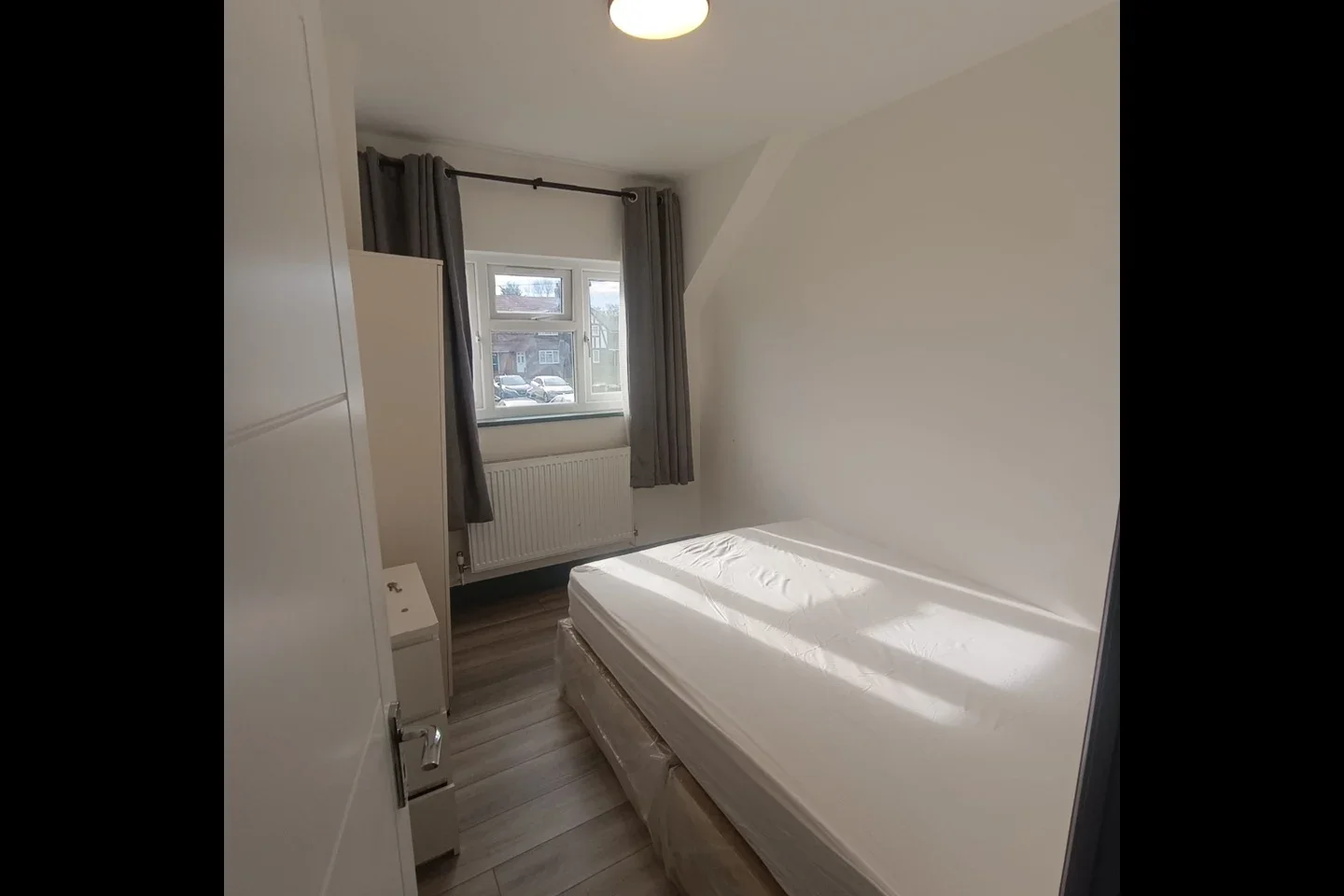 Room Eltham Palace Road in Greater London