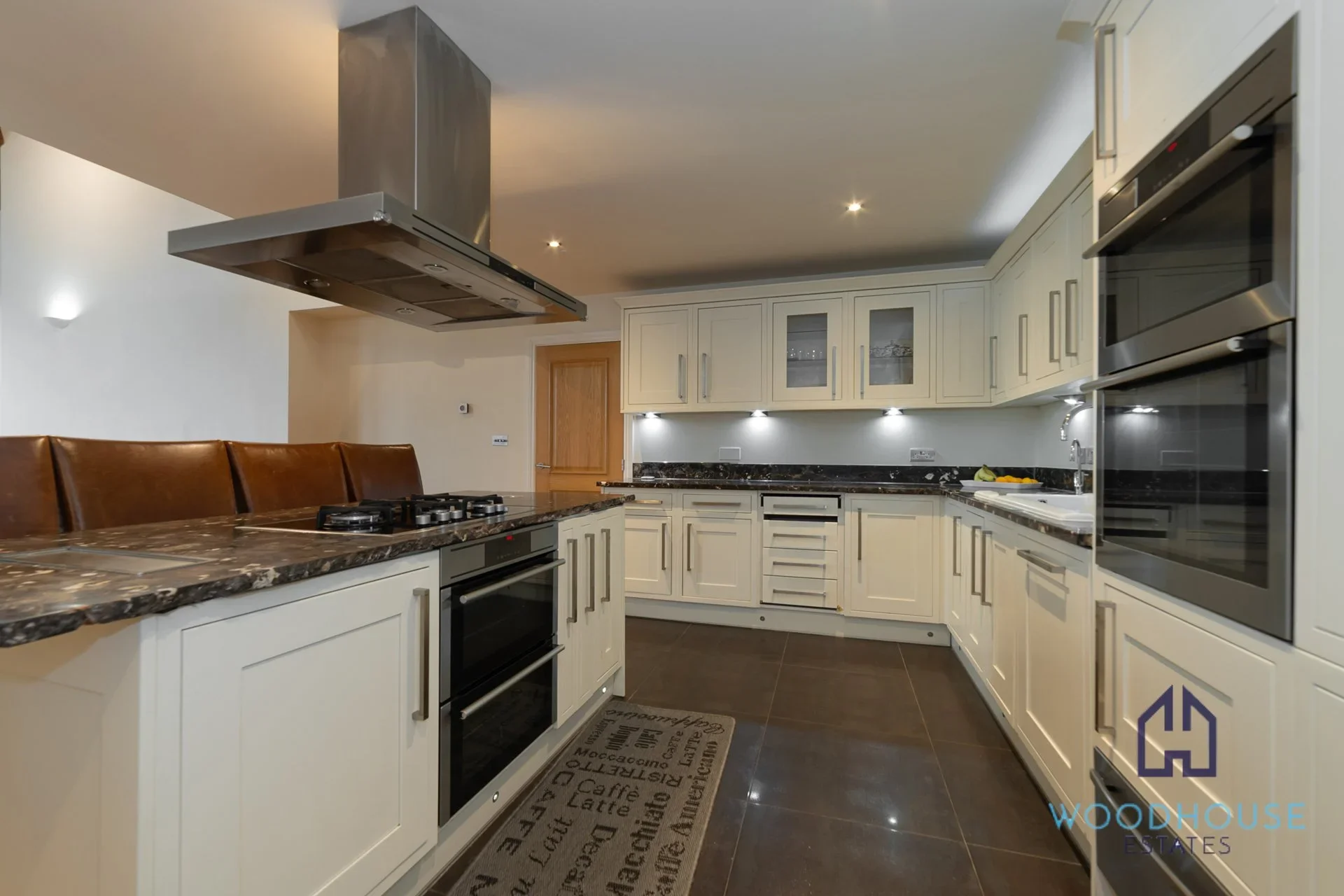 Flat Royal Drive in Greater London