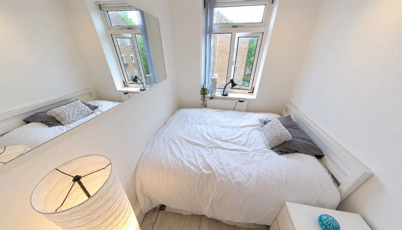 Flat Clapham Road Estate in Greater London
