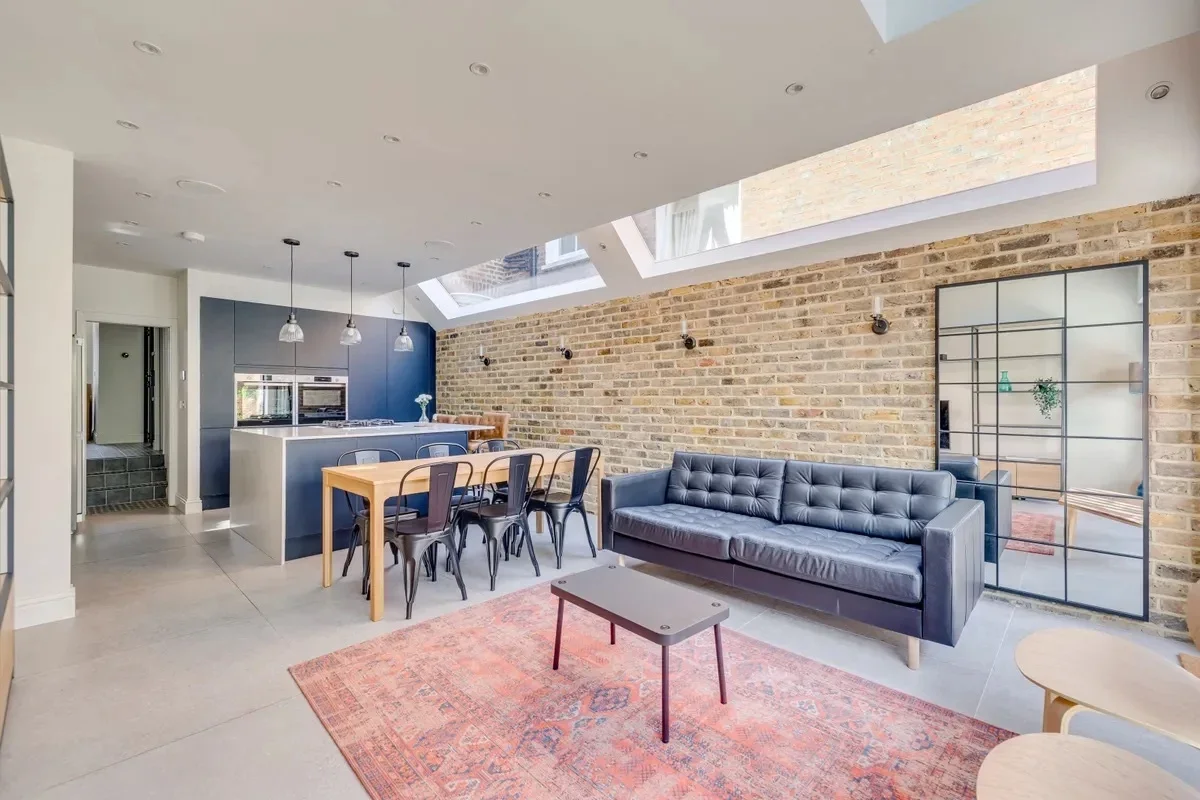 House Lindrop Street in Greater London