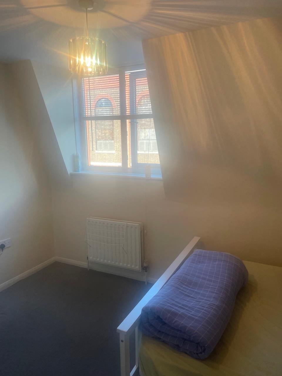 Room Major Close in Greater London