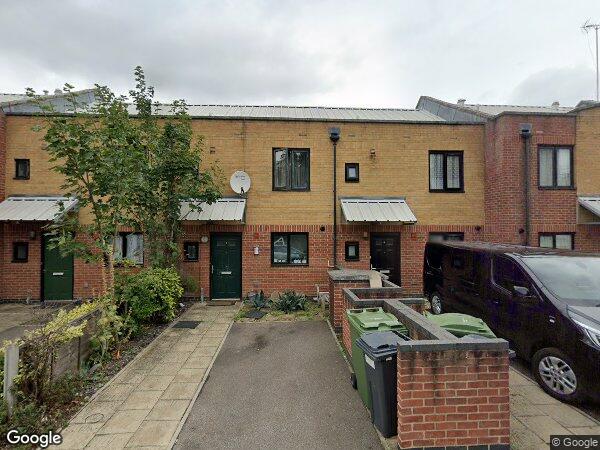Room Major Close in Greater London