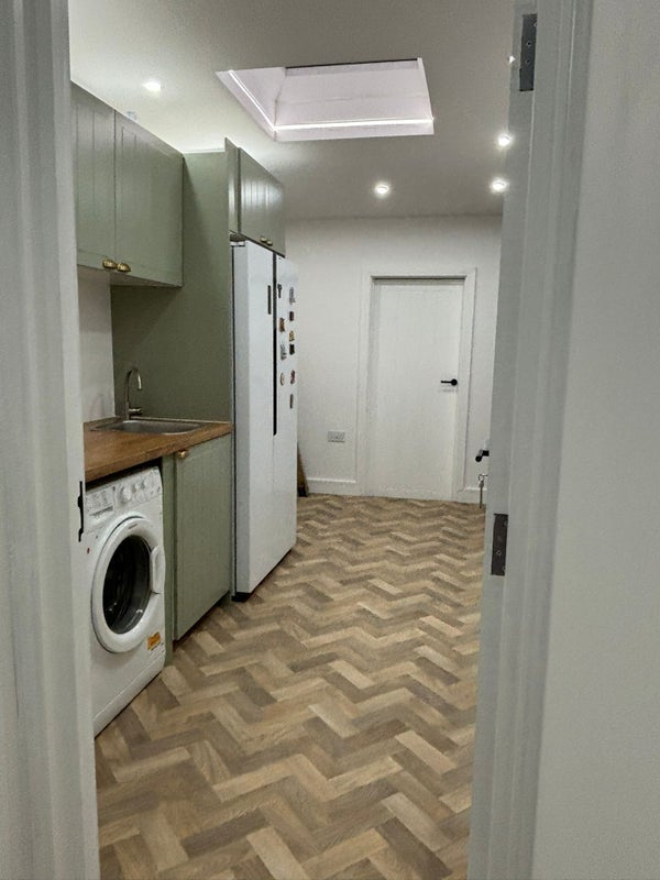 Room Iris Avenue in Greater London