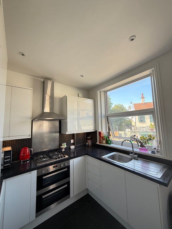 Room Effie Road in Greater London