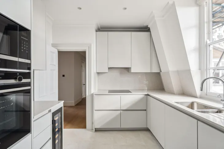 Flat Sloane Street in Greater London