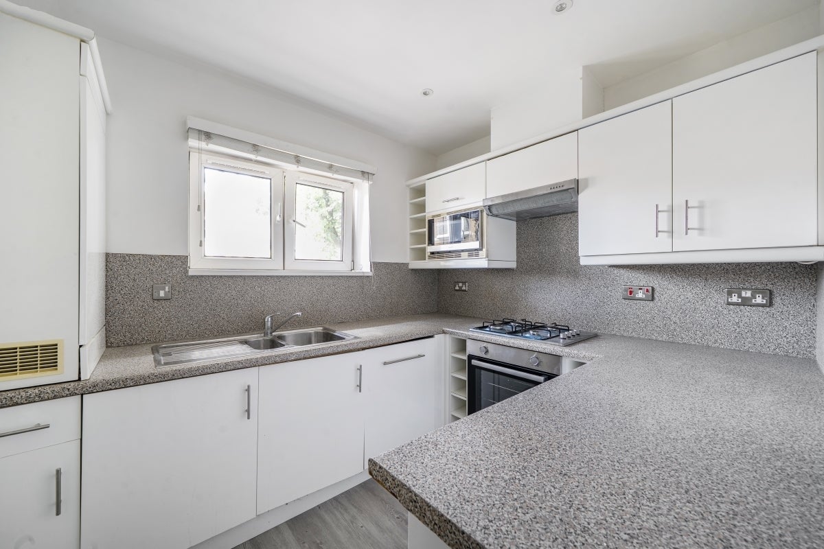 Flat Harrow Road in City of Westminster