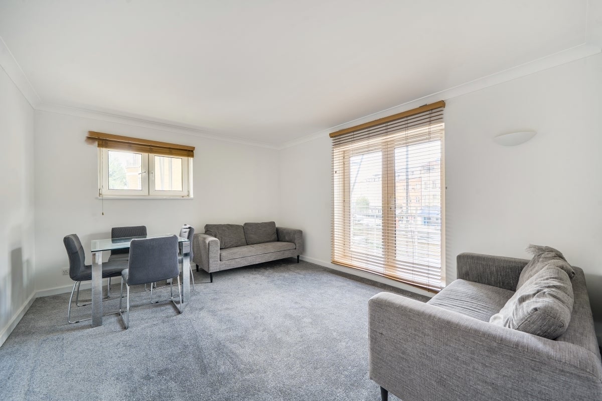 Flat Harrow Road in City of Westminster