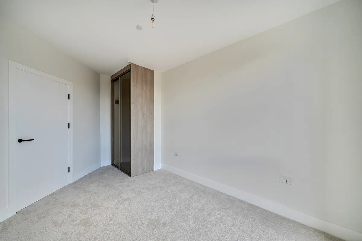 Flat Hargrave Road in Maidenhead