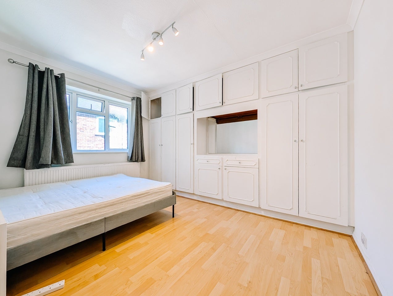 Flat Park Road in Greater London