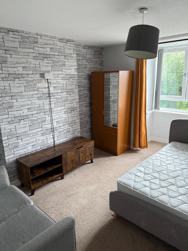 Room Memel Street in Glasgow
