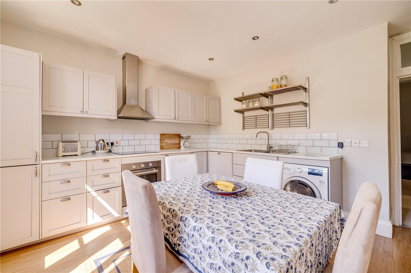 Flat Bradbourne Street in Greater London