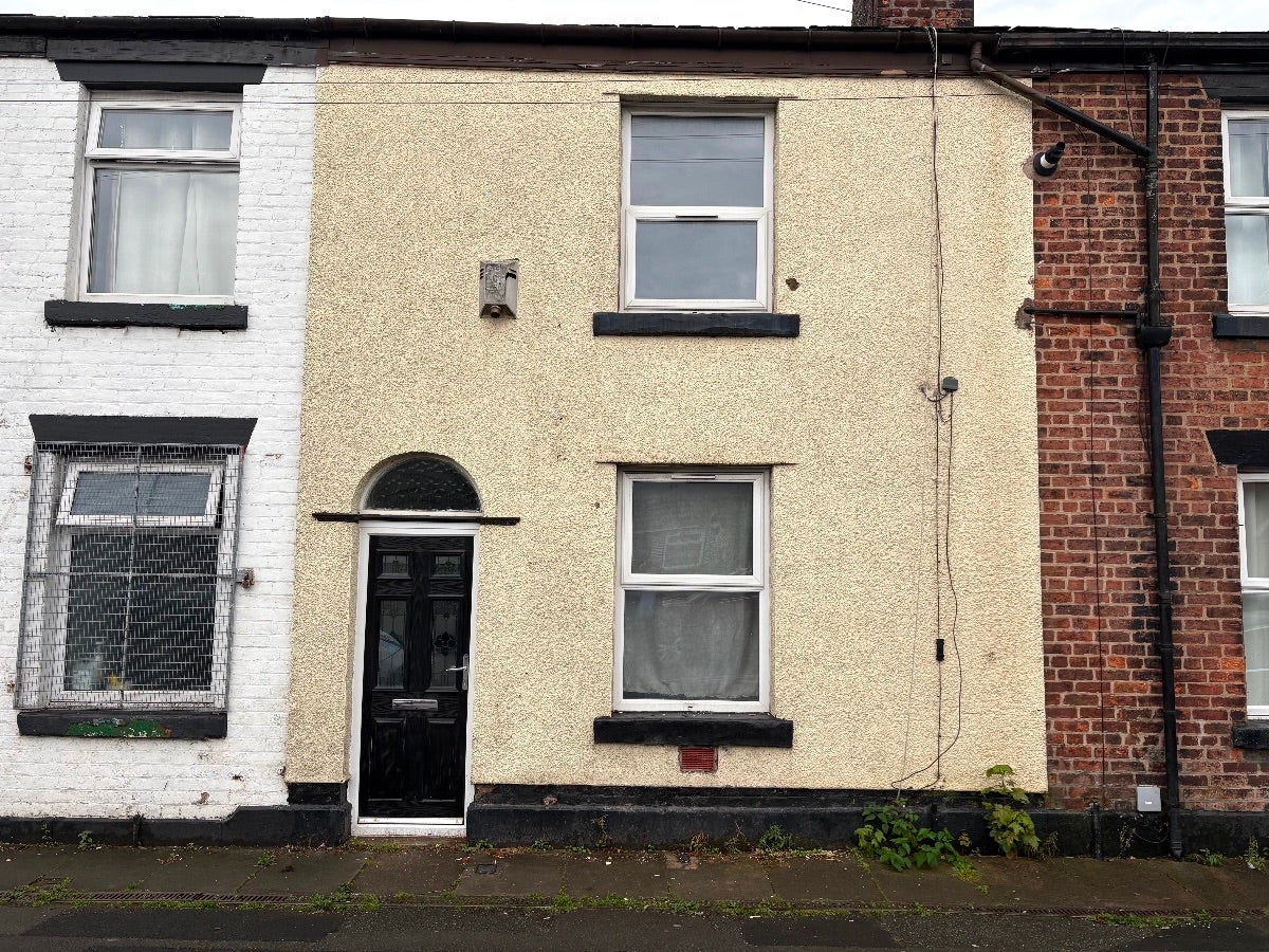 House Turks Road in Radcliffe