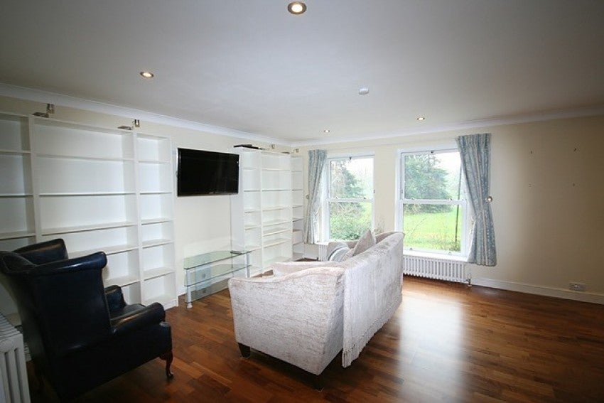Flat Kings Road in Windsor