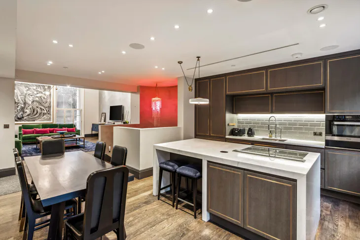 Flat Park Crescent in City of Westminster