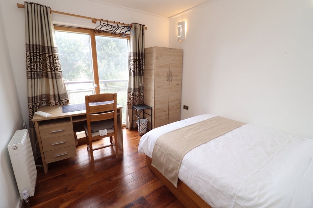 Room Globe Road in Greater London