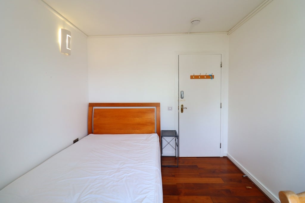 Room Globe Road in Greater London