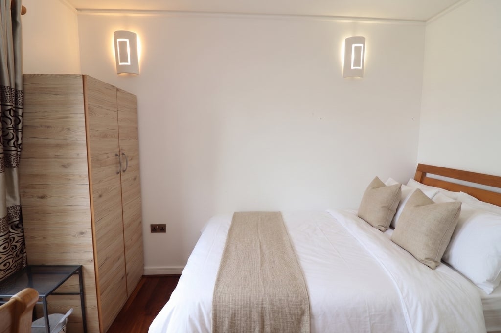 Room Globe Road in Greater London