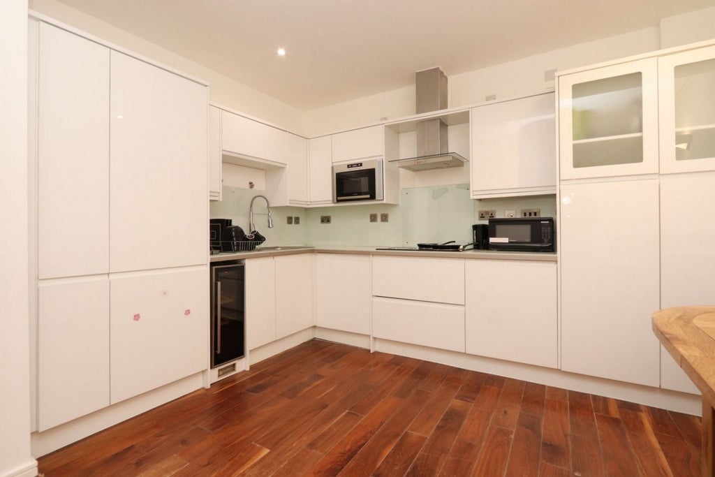 Room Globe Road in Greater London