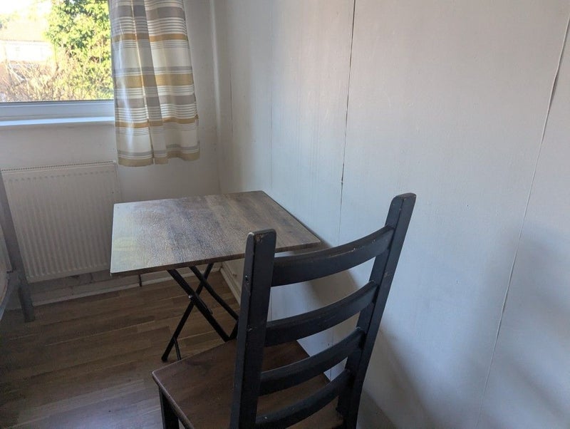 Room Blisworth Close in Manchester