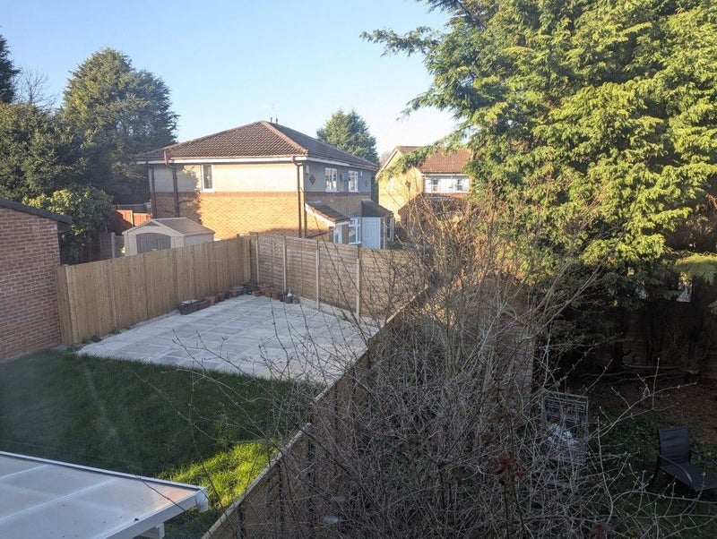 Room Blisworth Close in Manchester
